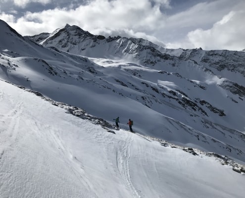 Rossfall off piste run in St. Anton Arlberg with a mountain guide