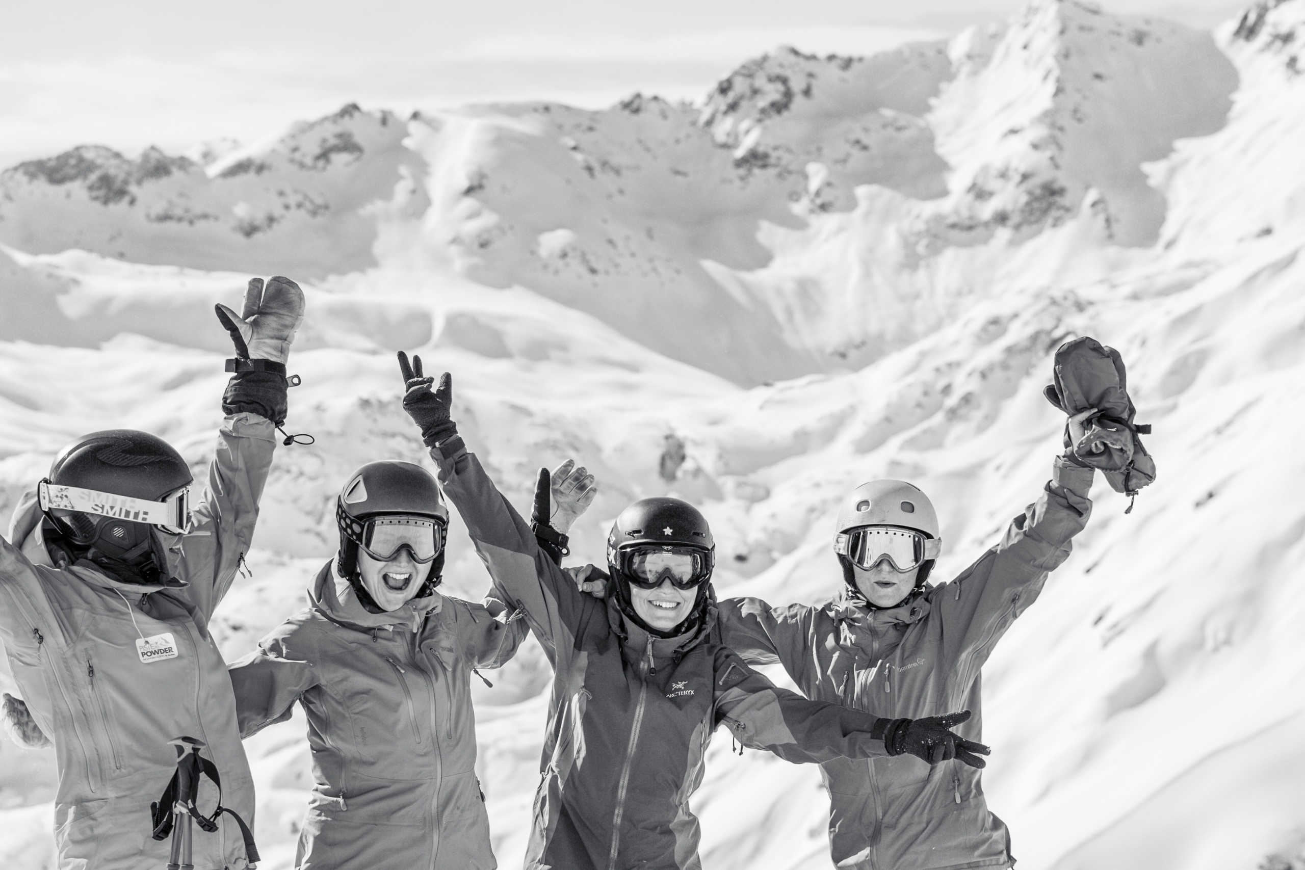 Girls Off Piste Camps Piste To Powder Off Piste Skiing And Freeriding Ski Mountain Guides St Anton Arlberg
